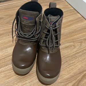 XTRATUF women’s shoe